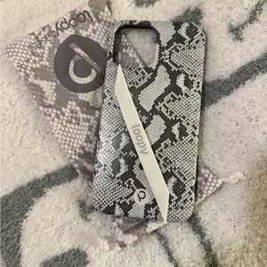 Snakeskin 12 pro max loopy